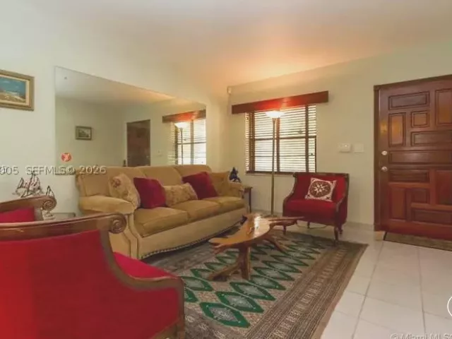 4-bedroom home for sale in Miami - 5931 SW 46th St - MondialRealty
