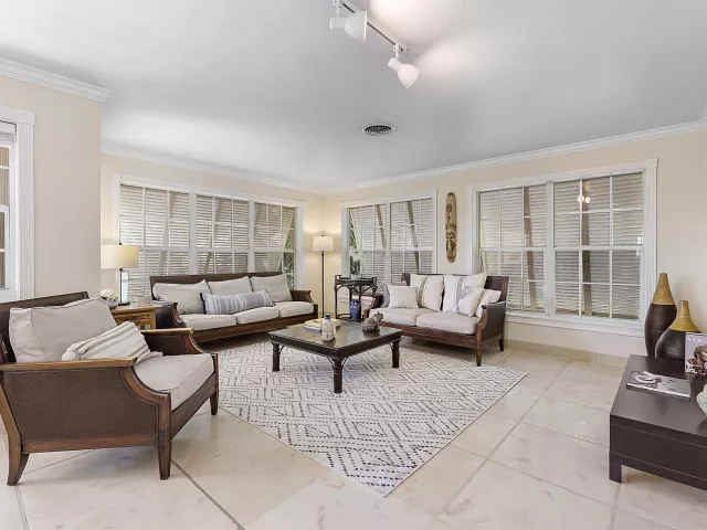 3-bedroom home for rent in Pompano Beach - 700 NE 26th Avenue - MondialRealty