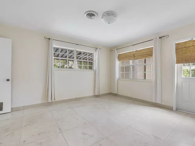3-bedroom home for rent in Pompano Beach - 700 NE 26th Avenue - MondialRealty
