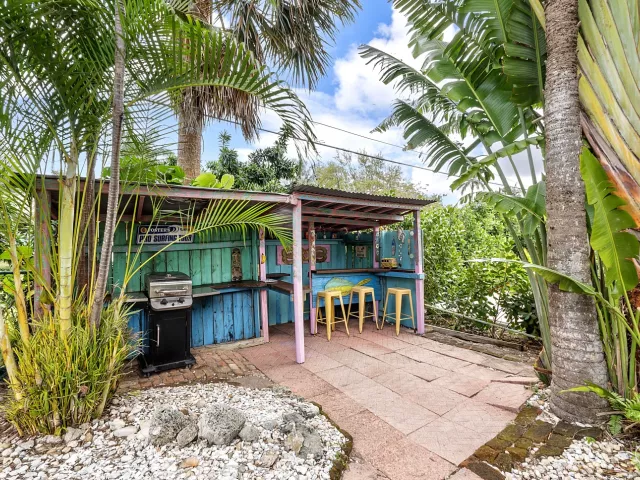 3-bedroom home for rent in Pompano Beach - 700 NE 26th Avenue - MondialRealty