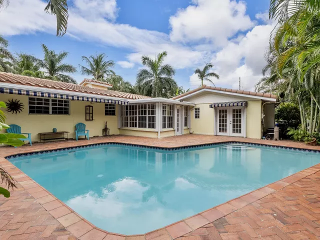 3-bedroom home for rent in Pompano Beach - 700 NE 26th Avenue - MondialRealty