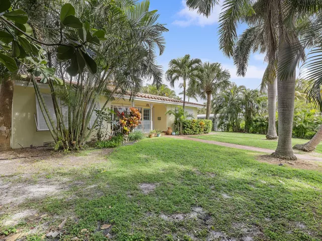 3-bedroom home for rent in Pompano Beach - 700 NE 26th Avenue - MondialRealty