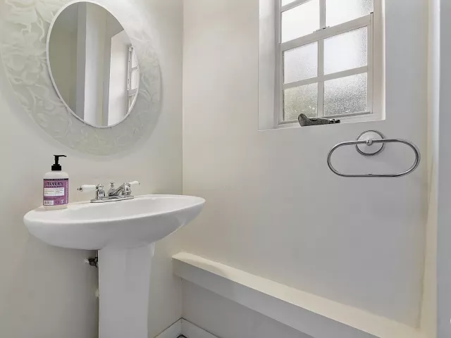 3-bedroom home for rent in Pompano Beach - 700 NE 26th Avenue - MondialRealty