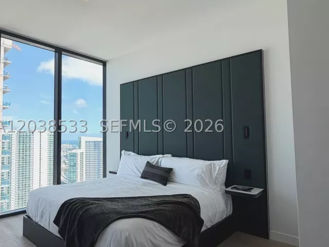 1-bedroom condo for sale in Miami - 20 NE 11th st 5305 - MondialRealty