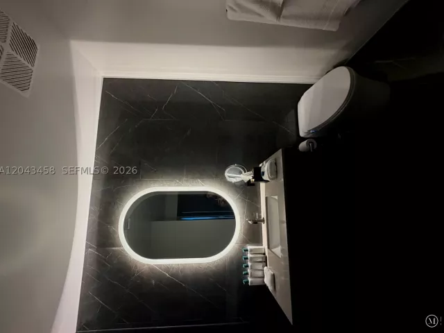1-bedroom condo for sale in Miami - 20 NE 11th St 5103 - MondialRealty
