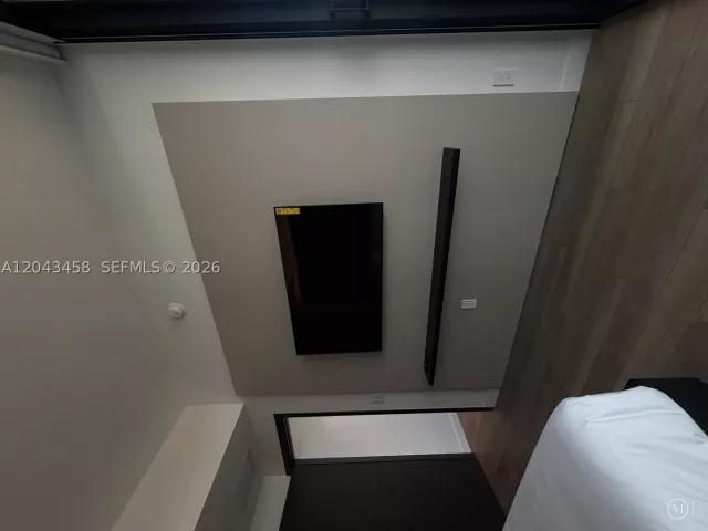 1-bedroom condo for sale in Miami - 20 NE 11th St 5103 - MondialRealty