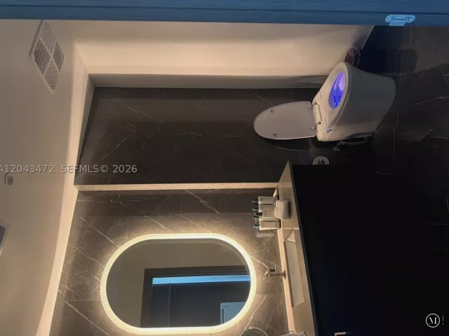 1-bedroom condo for sale in Miami - 20 NE 11th St 2409 - MondialRealty