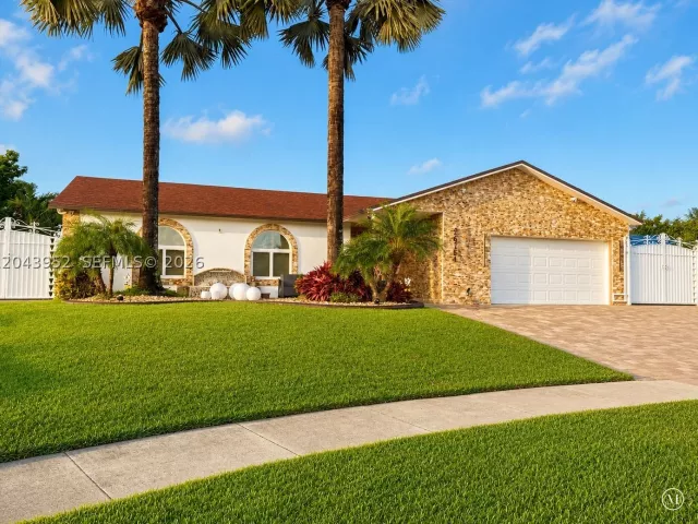3-bedroom home for sale in Homestead - 26764 SW 122nd Pl - MondialRealty