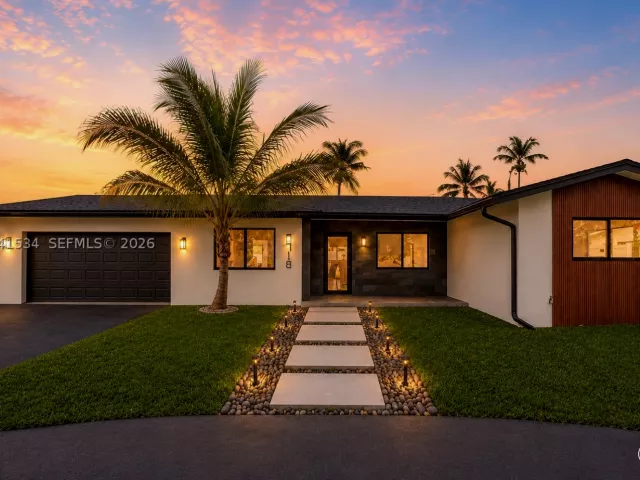 4-bedroom home for sale in Fort Lauderdale - 5718 NE 15th Ave - MondialRealty