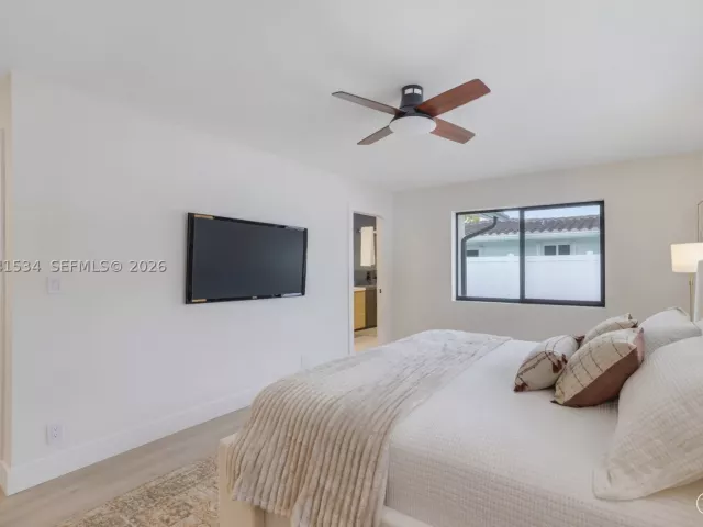 4-bedroom home for sale in Fort Lauderdale - 5718 NE 15th Ave - MondialRealty