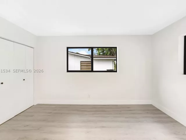 4-bedroom home for sale in Fort Lauderdale - 5718 NE 15th Ave - MondialRealty