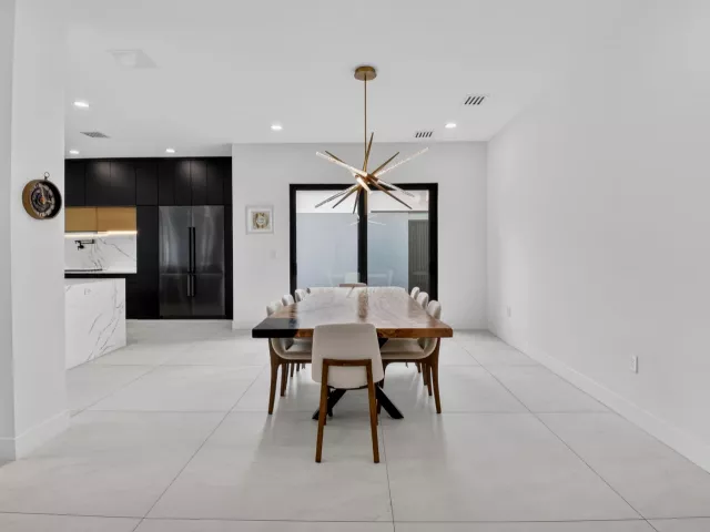 5-bedroom home for sale in Boca Raton - 8845 Skyward Street - MondialRealty