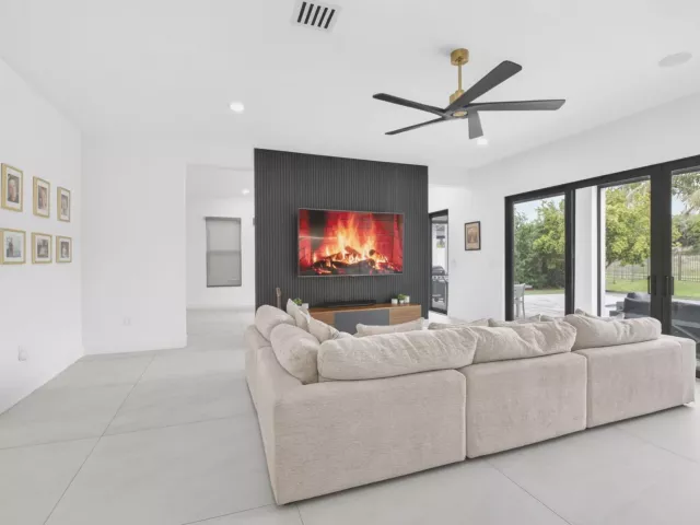 5-bedroom home for sale in Boca Raton - 8845 Skyward Street - MondialRealty