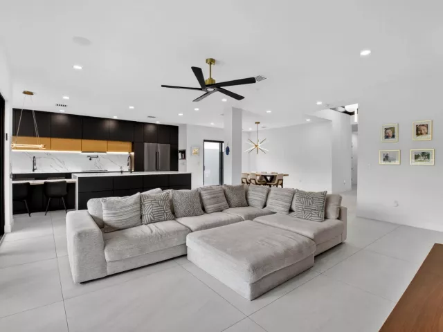 5-bedroom home for sale in Boca Raton - 8845 Skyward Street - MondialRealty