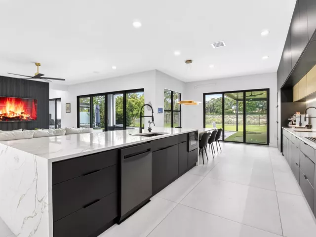 5-bedroom home for sale in Boca Raton - 8845 Skyward Street - MondialRealty