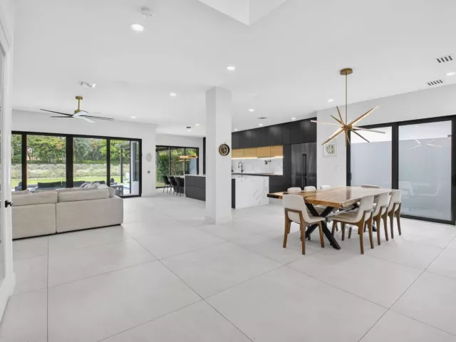 5-bedroom home for sale in Boca Raton - 8845 Skyward Street - MondialRealty