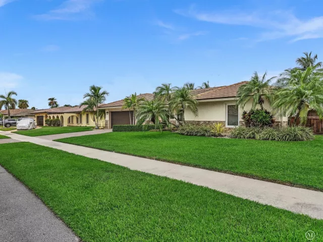 3-bedroom home for sale in Deerfield Beach - 1525 SE 12th Street - MondialRealty