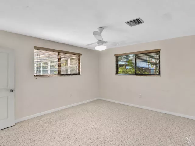 5-bedroom home for sale in Miami - 19321 NE 18th Place - MondialRealty