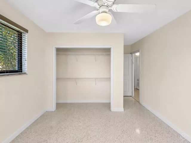 5-bedroom home for sale in Miami - 19321 NE 18th Place - MondialRealty