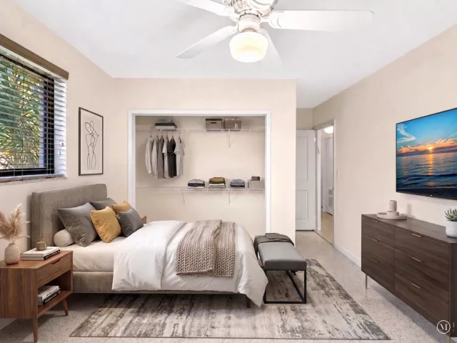 5-bedroom home for sale in Miami - 19321 NE 18th Place - MondialRealty