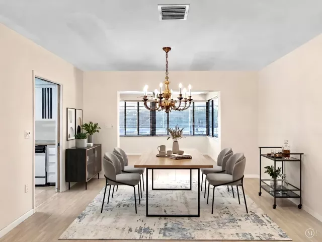 5-bedroom home for sale in Miami - 19321 NE 18th Place - MondialRealty