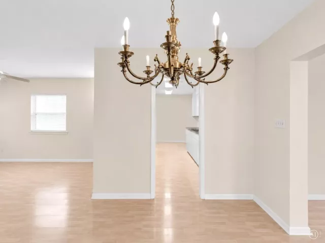 5-bedroom home for sale in Miami - 19321 NE 18th Place - MondialRealty