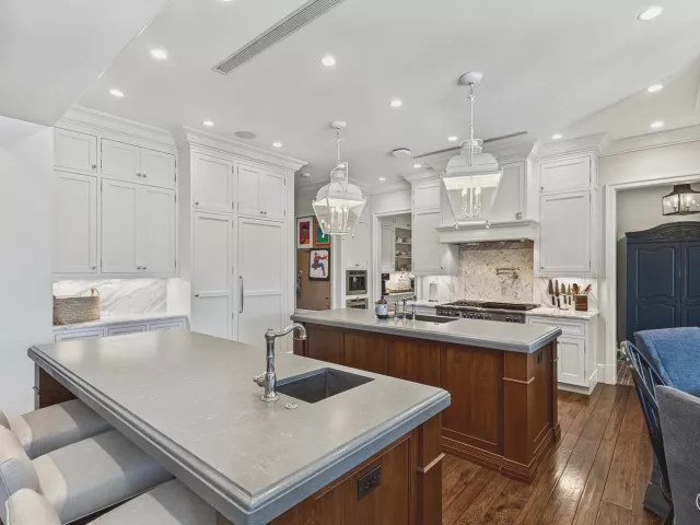 5-bedroom home for sale in Fort Lauderdale - 1719 SE 10th Street - MondialRealty