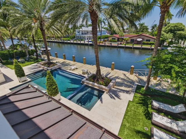 5-bedroom home for sale in Fort Lauderdale - 1719 SE 10th Street - MondialRealty
