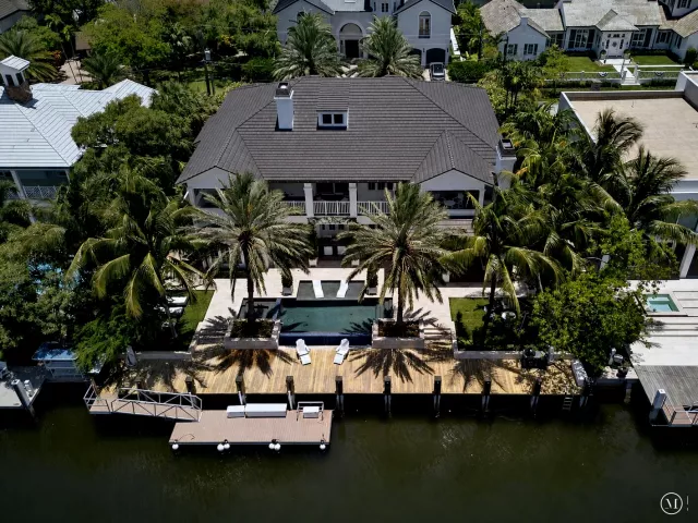 5-bedroom home for sale in Fort Lauderdale - 1719 SE 10th Street - MondialRealty