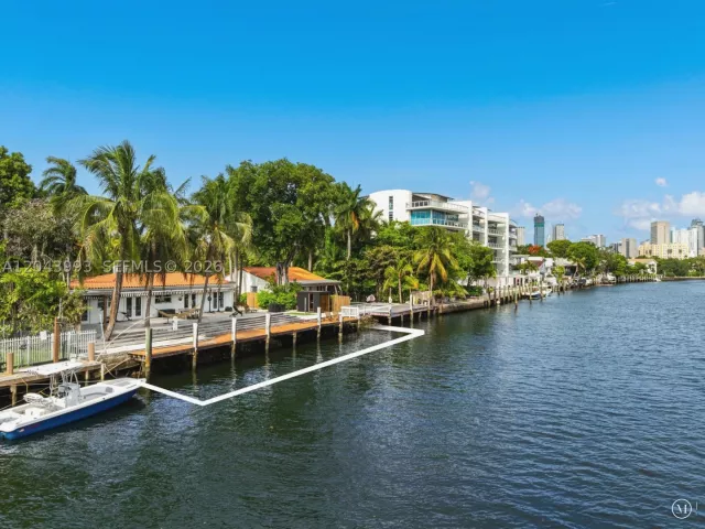 4-bedroom home for sale in Miami - 1110 NW North River Dr - MondialRealty