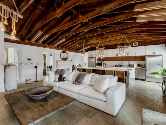 4-bedroom home for sale in Miami - 1110 NW North River Dr - MondialRealty