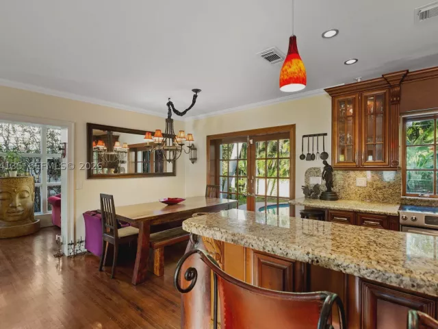 3-bedroom home for rent in Coral Gables - 6315 Maynada St - MondialRealty