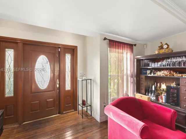 3-bedroom home for rent in Coral Gables - 6315 Maynada St - MondialRealty