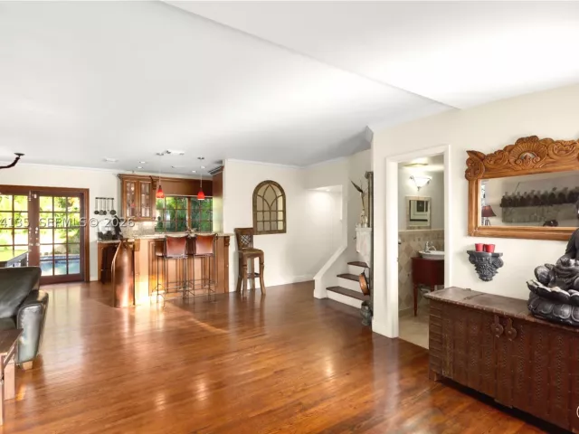 3-bedroom home for rent in Coral Gables - 6315 Maynada St - MondialRealty