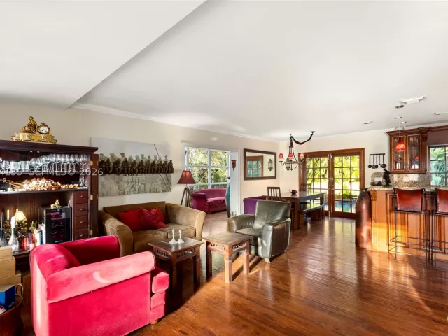 3-bedroom home for rent in Coral Gables - 6315 Maynada St - MondialRealty