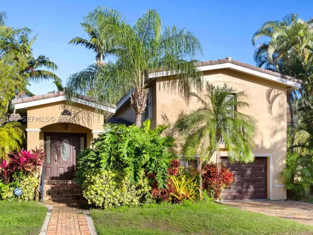 3-bedroom home for rent in Coral Gables - 6315 Maynada St - MondialRealty