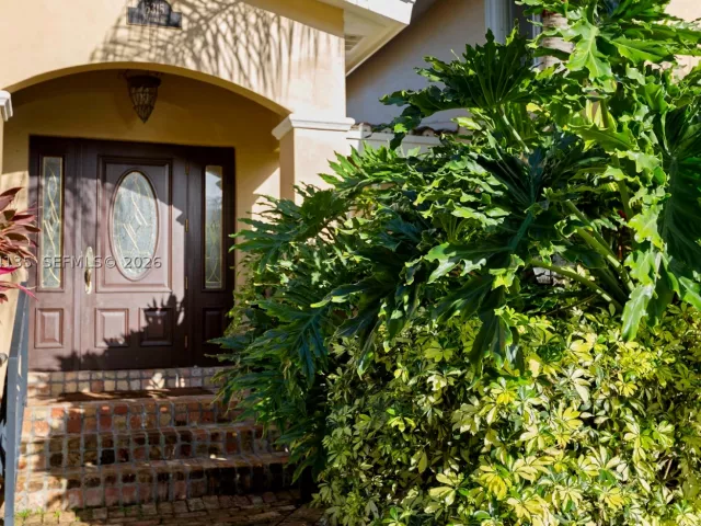 3-bedroom home for rent in Coral Gables - 6315 Maynada St - MondialRealty