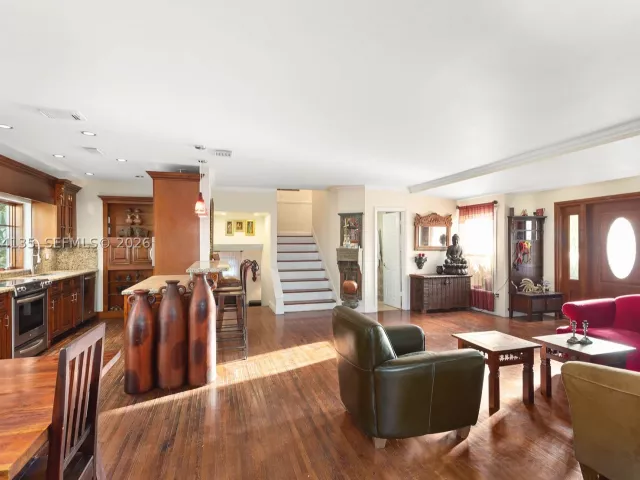 3-bedroom home for rent in Coral Gables - 6315 Maynada St - MondialRealty