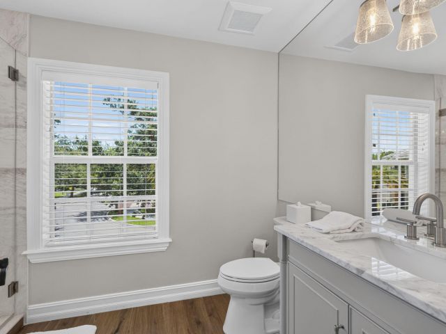 4-bedroom home for sale in Fort Lauderdale - 2021 SW 14th Terrace - MondialRealty