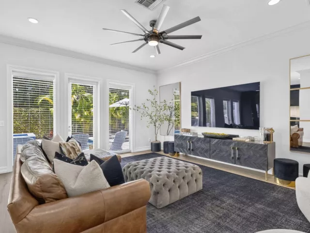 4-bedroom home for sale in Fort Lauderdale - 2021 SW 14th Terrace - MondialRealty