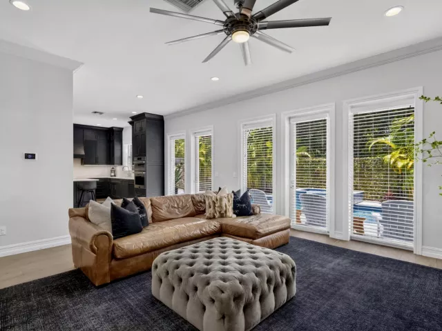 4-bedroom home for sale in Fort Lauderdale - 2021 SW 14th Terrace - MondialRealty
