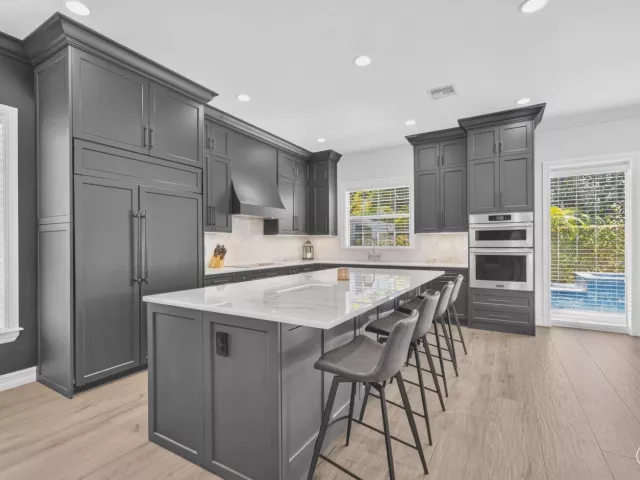 4-bedroom home for sale in Fort Lauderdale - 2021 SW 14th Terrace - MondialRealty