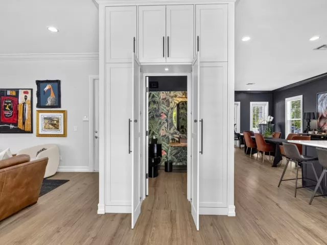 4-bedroom home for sale in Fort Lauderdale - 2021 SW 14th Terrace - MondialRealty