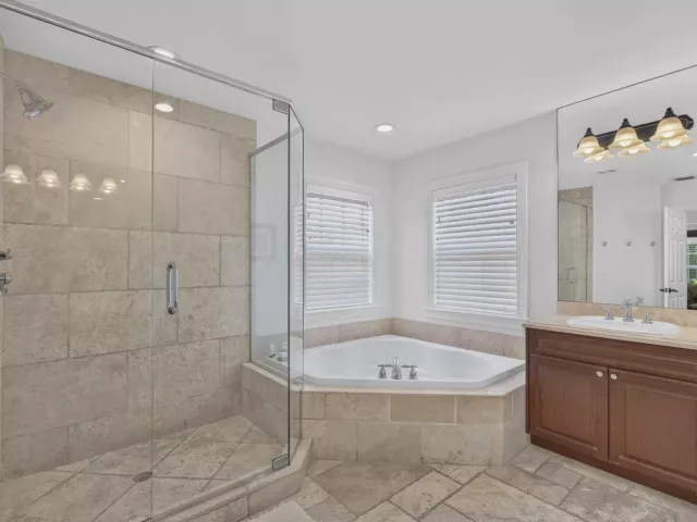 4-bedroom home for sale in Fort Lauderdale - 2021 SW 14th Terrace - MondialRealty