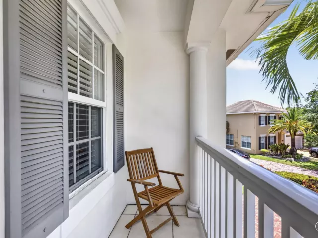 4-bedroom home for sale in Fort Lauderdale - 2021 SW 14th Terrace - MondialRealty
