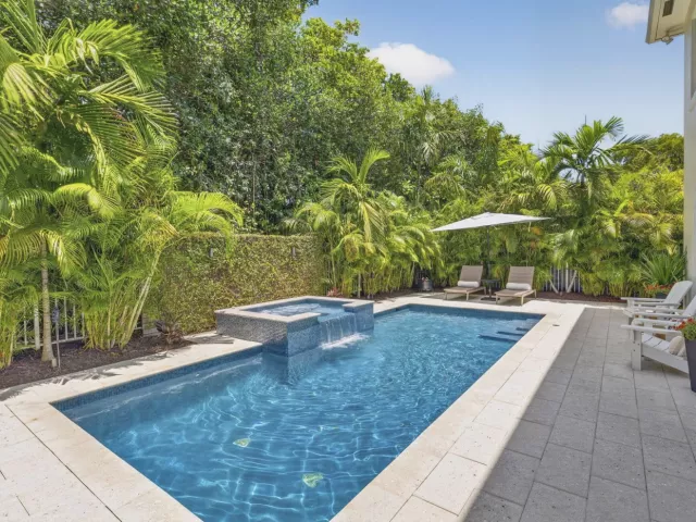 4-bedroom home for sale in Fort Lauderdale - 2021 SW 14th Terrace - MondialRealty