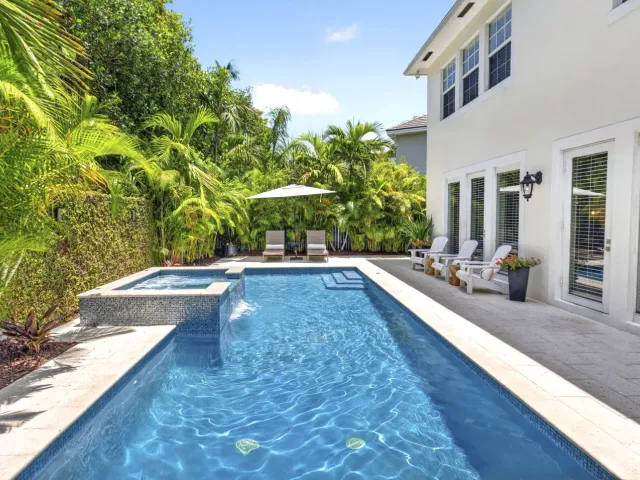4-bedroom home for sale in Fort Lauderdale - 2021 SW 14th Terrace - MondialRealty