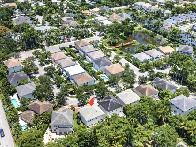 4-bedroom home for sale in Fort Lauderdale - 2021 SW 14th Terrace - MondialRealty