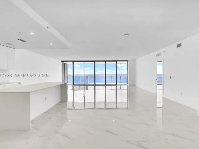 4-bedroom condo for sale in Miami - 700 NE 24th St 4702 - MondialRealty