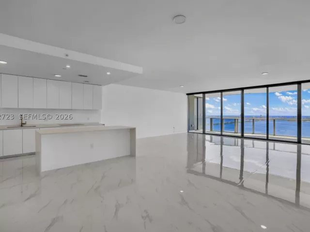 4-bedroom condo for sale in Miami - 700 NE 24th St 4702 - MondialRealty